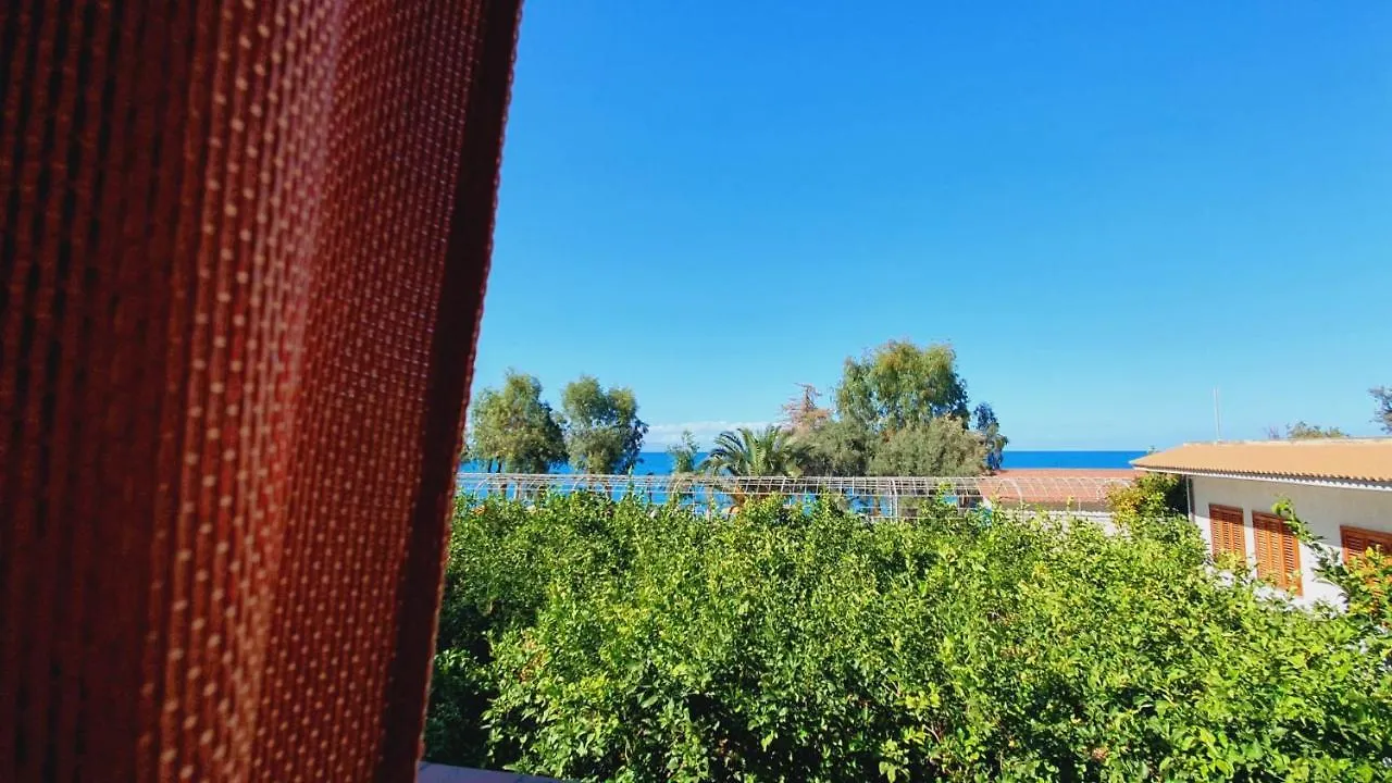 Testa Di Monaco - Basic Beach Accommodations Capo d'Orlando