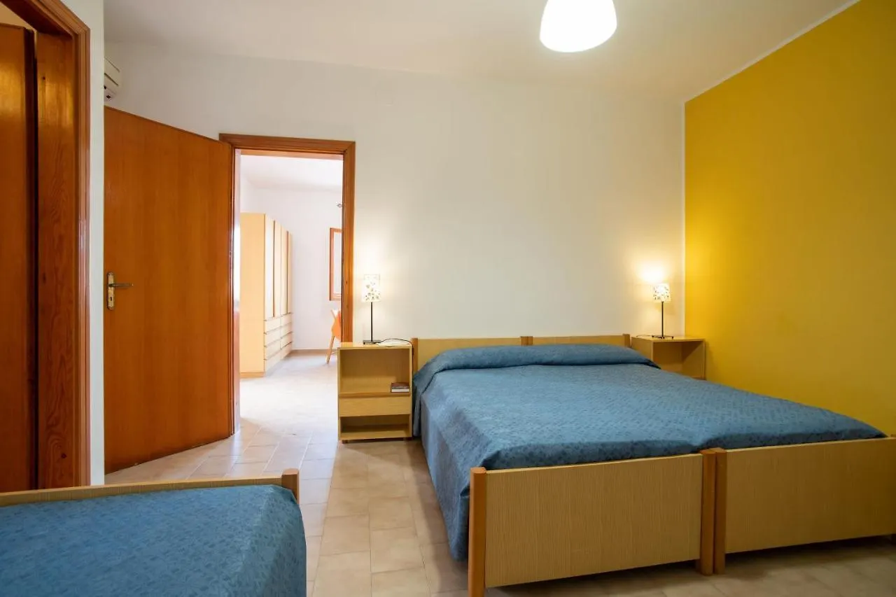 Testa Di Monaco - Basic Beach Accommodations Capo dʼOrlando 0*,  Itálie