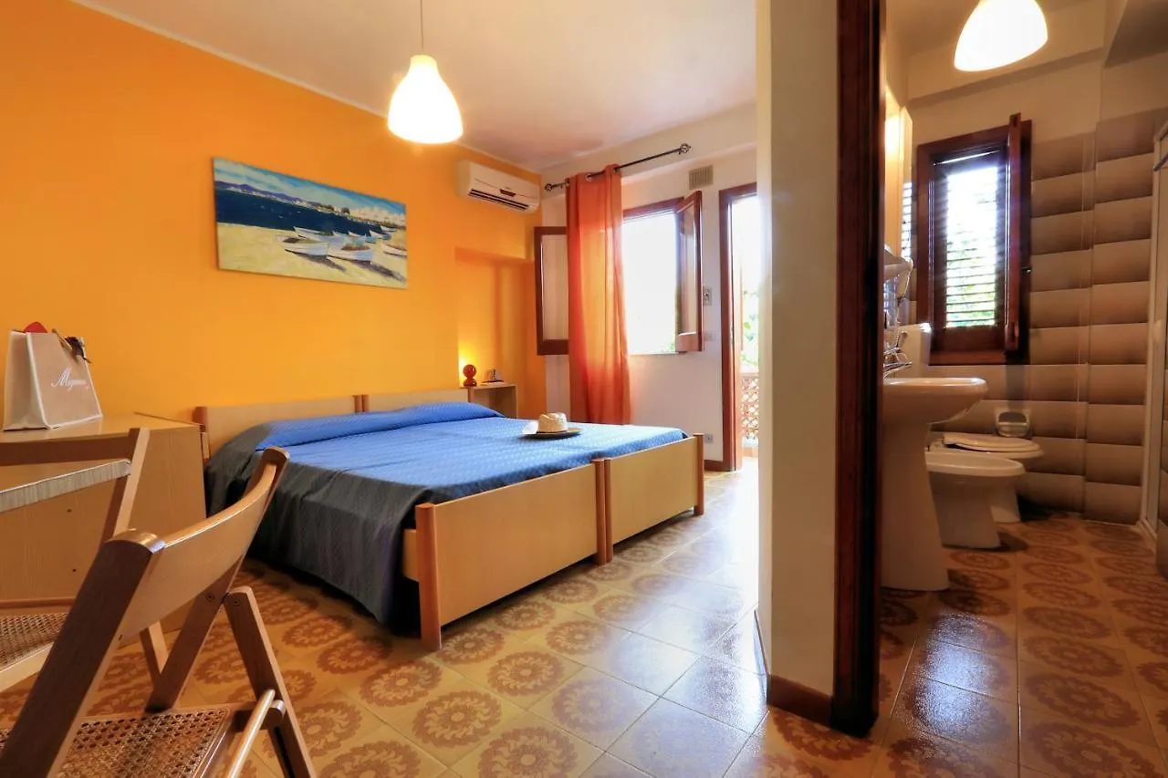 Testa Di Monaco - Basic Beach Accommodations Capo d'Orlando Hotel