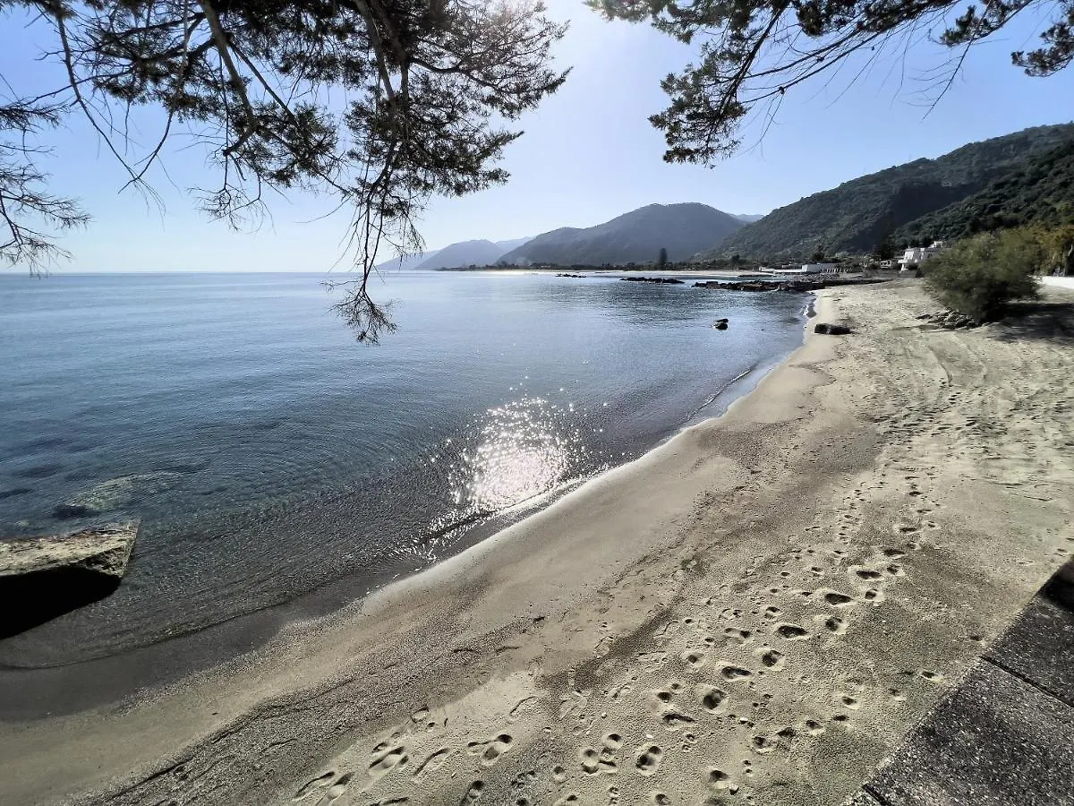 Testa Di Monaco - Basic Beach Accommodations Capo d'Orlando