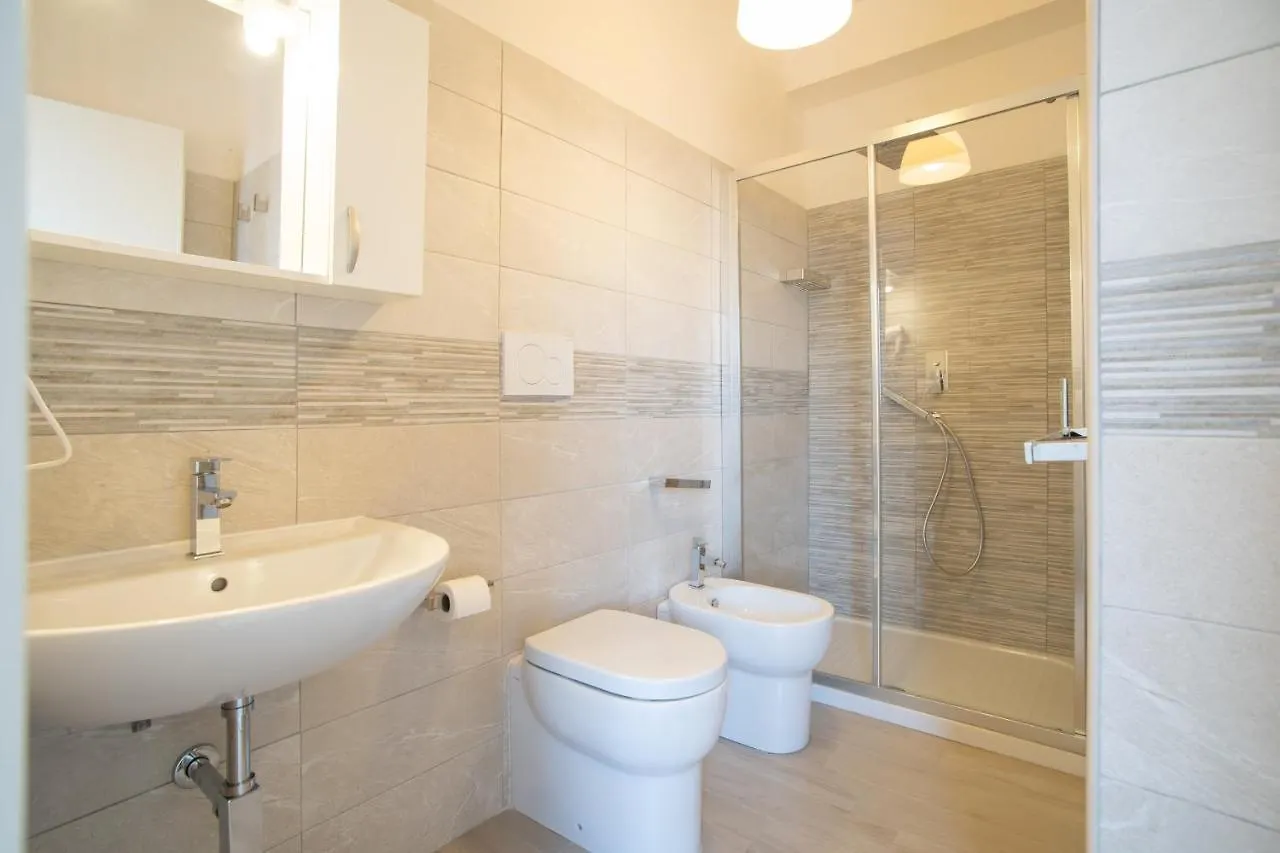 Testa Di Monaco - Basic Beach Accommodations Capo d'Orlando Italy