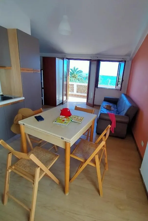 Hotel Testa Di Monaco - Basic Beach Accommodations Capo dʼOrlando